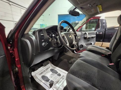 Used 2008 Chevrolet Silverado 1500 LT w/ Suspension Package, Off-Road AWD/4WD image 11