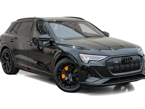 Used 2022 Audi e-tron Chronos w/ Chronos Package image 6