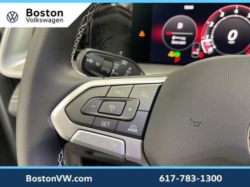 New 2026 Volkswagen Tiguan SE image 16