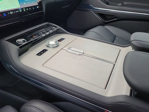 New 2025 Lincoln Navigator L Reserve w/ Jet Appearance Package image 29