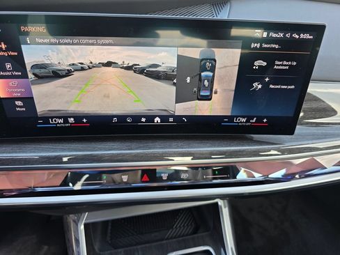 Used 2026 BMW 760i xDrive w/ Executive Package AWD/4WD image 21