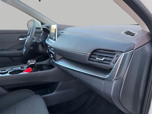 Used 2023 Nissan Rogue SV image 13