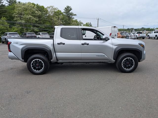 Used 2024 Toyota Tacoma TRD Off-Road AWD/4WD image 4
