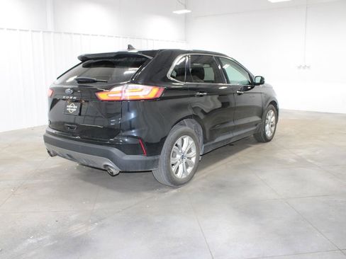 Used 2021 Ford Edge Titanium image 9