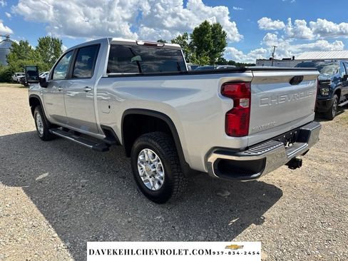 Used 2022 Chevrolet Silverado 2500 LT w/ Convenience Package AWD/4WD image 3