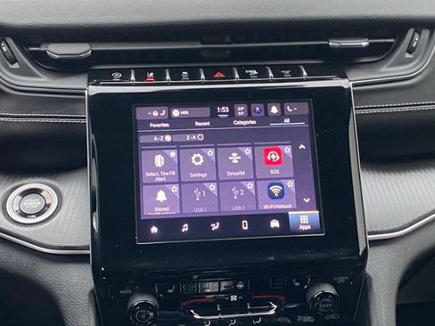 Used 2023 Jeep Grand Cherokee Altitude image 13