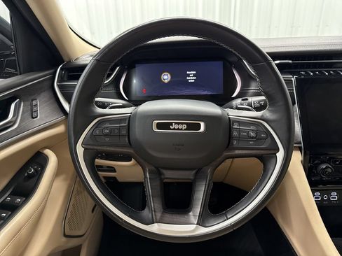 Used 2022 Jeep Grand Cherokee L Limited RWD image 16