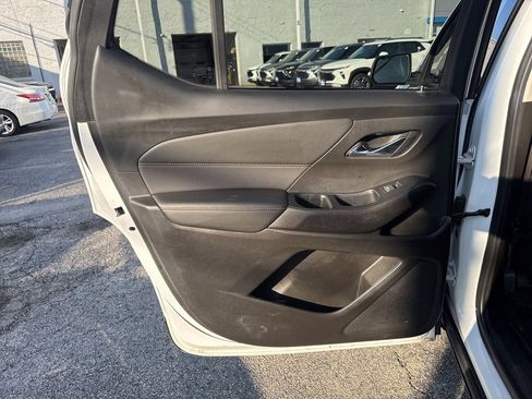 Used 2021 Chevrolet Traverse Premier w/ Redline Edition image 14