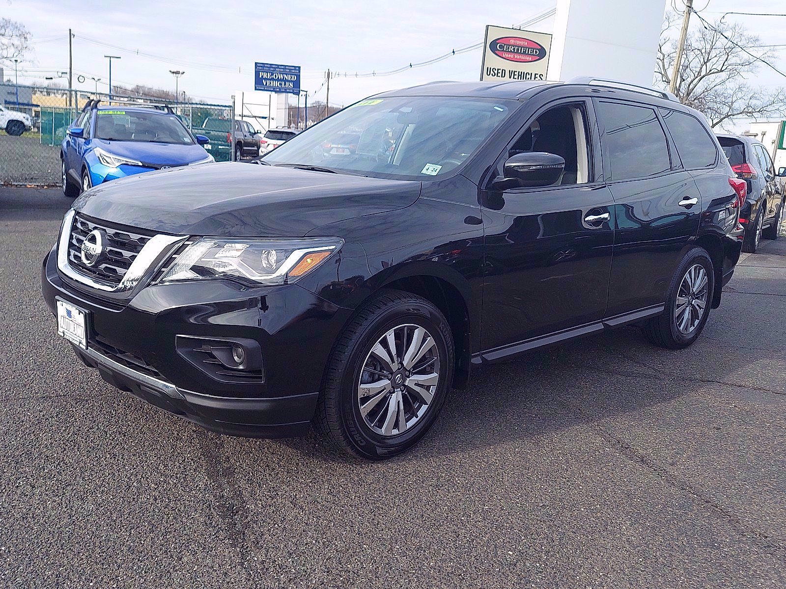 Used 2019 Nissan Pathfinder S AWD/4WD image 3