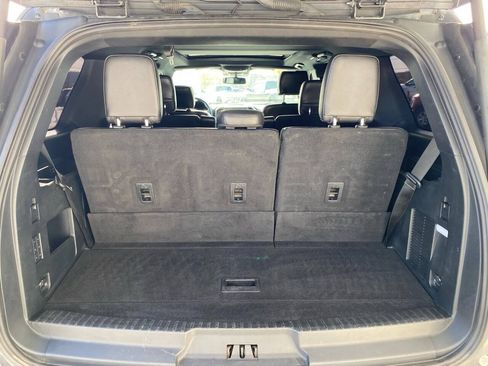 Used 2020 Ford Expedition XLT w/ Equipment Group 202A AWD/4WD image 29