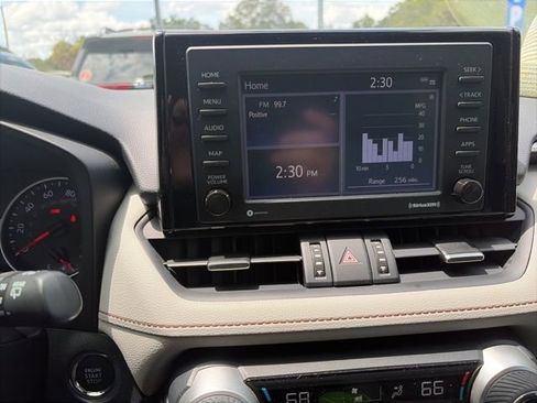 Used 2021 Toyota RAV4 XLE Premium FWD image 5