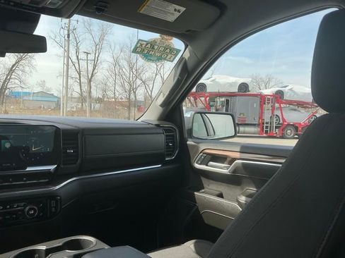 Used 2025 Chevrolet Silverado 1500 LT image 25