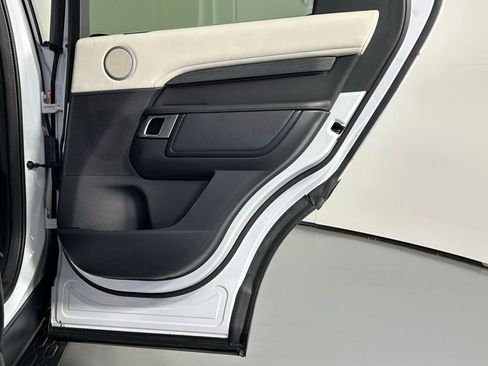 Used 2022 Land Rover Discovery HSE R-Dynamic image 12