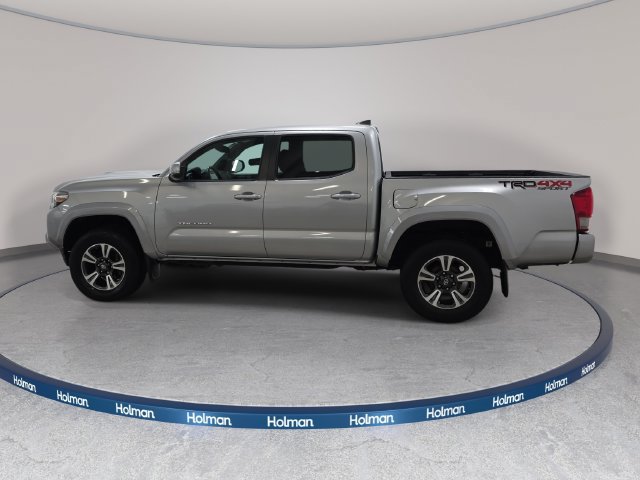 Used 2017 Toyota Tacoma TRD Sport w/ Tow Package (A/T) AWD/4WD image 9