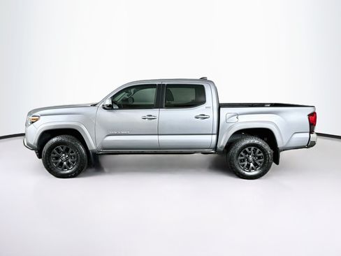 Used 2020 Toyota Tacoma SR5 RWD image 4