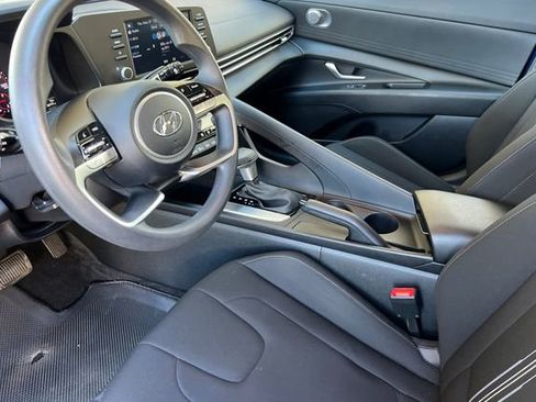 Used 2023 Hyundai Elantra SEL FWD image 12