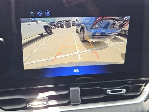 New 2027 Chevrolet Equinox LT w/ Convenience Package II FWD image 20