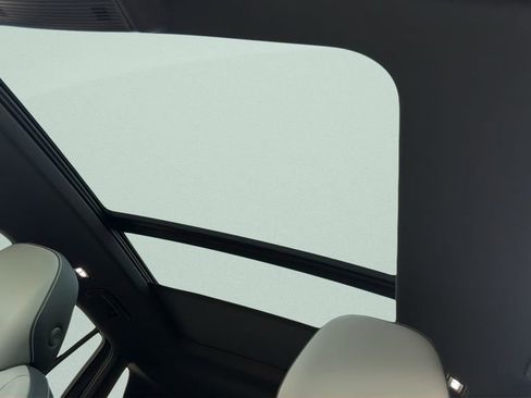 New 2026 Volkswagen Tiguan SE R-Line FWD image 15