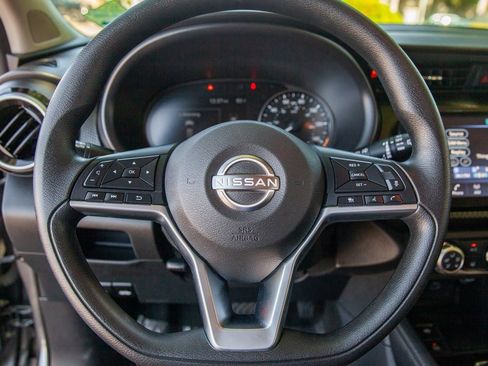 Used 2023 Nissan Kicks SV image 16