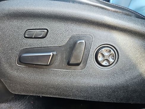 Used 2016 Kia Sorento SX image 17