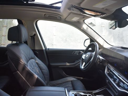 Used 2025 BMW X7 xDrive40i AWD/4WD image 21