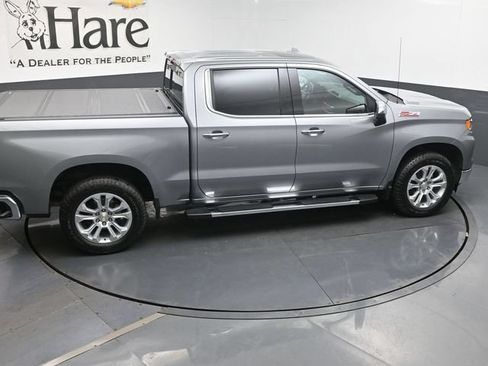 Used 2025 Chevrolet Silverado 1500 LTZ AWD/4WD image 38