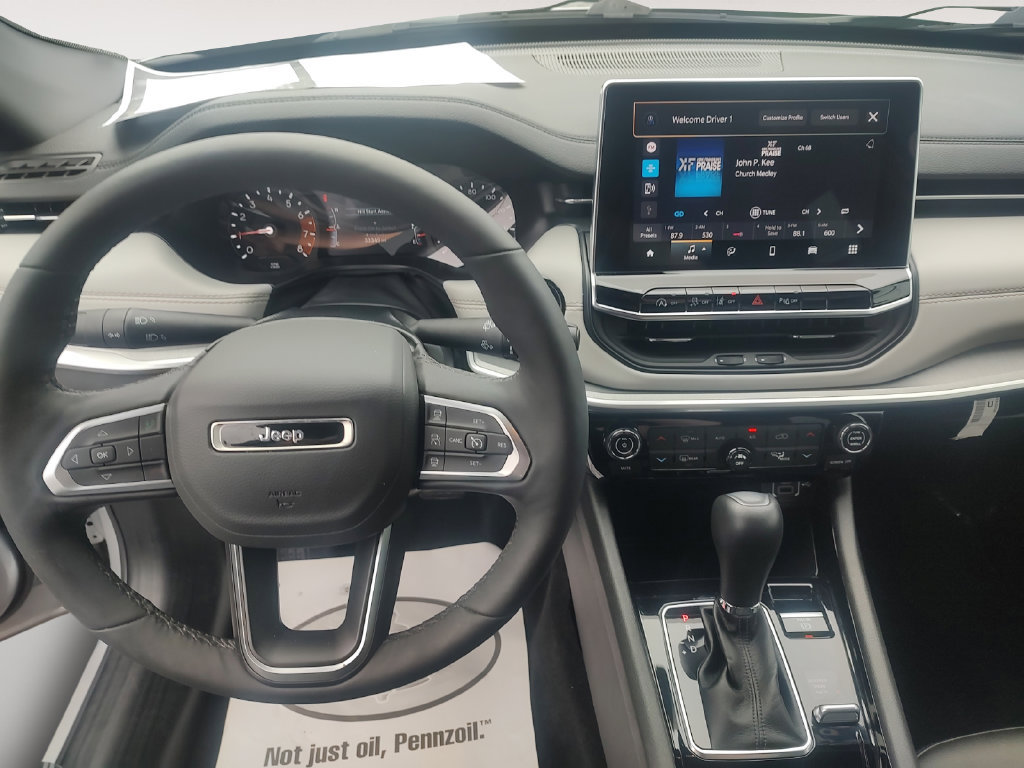Used 2025 Jeep Compass Limited AWD/4WD image 10