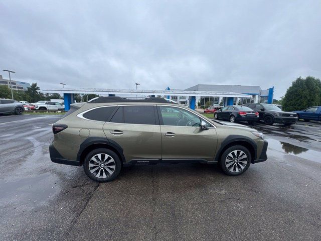 Used 2025 Subaru Outback Touring AWD/4WD image 8