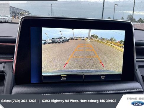 Used 2023 Chevrolet Suburban Premier image 15