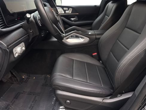 Used 2025 Mercedes-Benz GLS 450 4MATIC image 26
