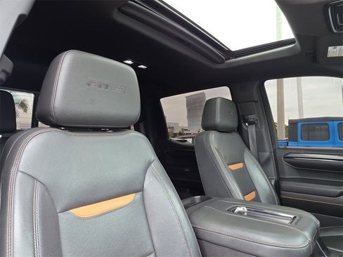 Used 2022 GMC Sierra 1500 AT4 w/ AT4 Premium Package image 11