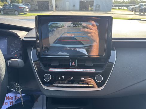 Used 2025 Toyota Corolla LE image 19