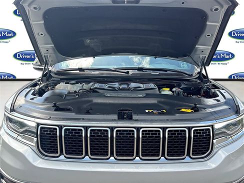 Used 2024 Jeep Wagoneer L Series II RWD image 31