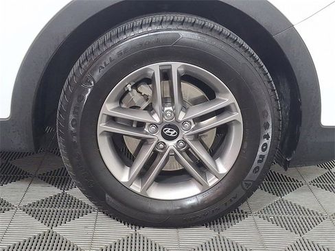Used 2017 Hyundai Santa Fe Sport image 12