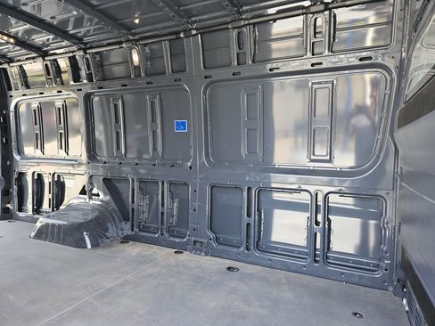 Used 2024 Mercedes-Benz Sprinter 3500 image 31