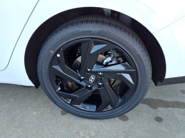 New 2026 Hyundai Elantra SEL Sport FWD image 20