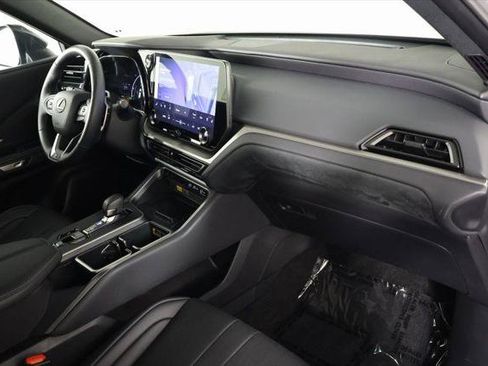 Certified 2025 Lexus TX 500h AWD w/ Technology Package image 9
