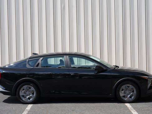 Used 2025 Kia K4 FWD image 47