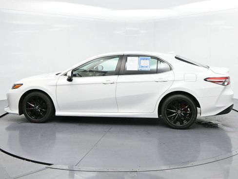 Used 2020 Toyota Camry LE FWD image 4