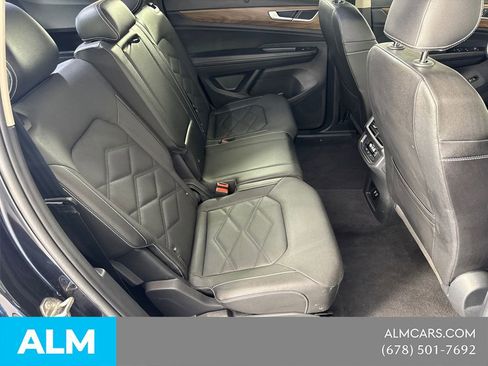 Used 2025 Volkswagen Atlas SE FWD image 19