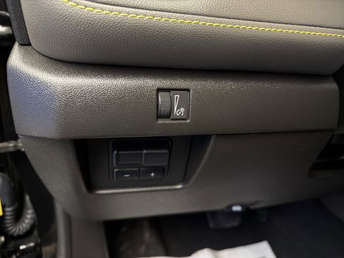 Used 2024 Chevrolet Colorado ZR2 w/ Technology Package image 15