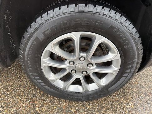 Used 2016 Jeep Grand Cherokee Limited image 5