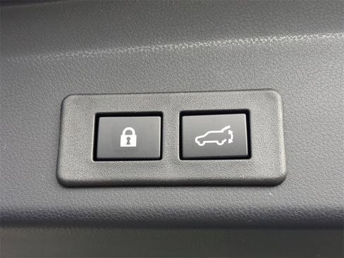 Certified 2025 Subaru Ascent Limited image 10