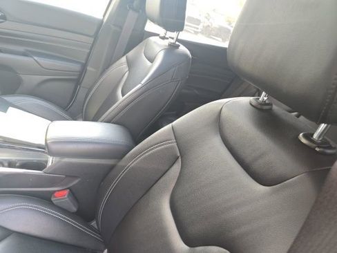 Used 2024 Jeep Compass Limited w/ High Altitude Package image 11