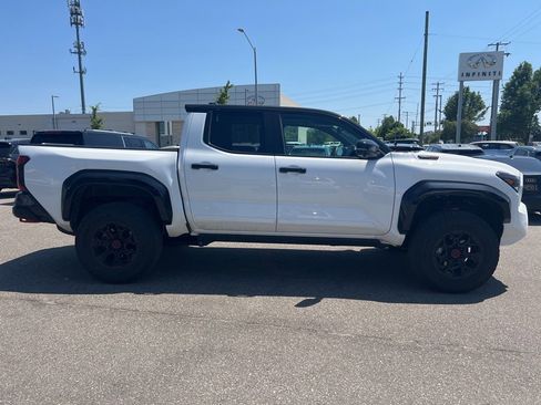 Used 2025 Toyota Tacoma TRD Pro AWD/4WD image 5