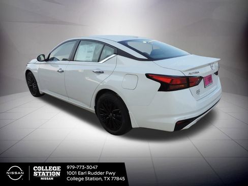 New 2025 Nissan Altima 2.5 SV w/ SV Special Edition Package image 6