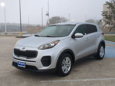 Used 2017 Kia Sportage LX image 8