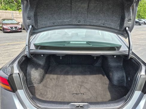 Used 2025 Nissan Altima 2.5 SV FWD image 21