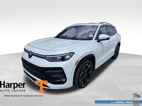 Used 2025 Volkswagen Tiguan SEL R-Line AWD/4WD image 1