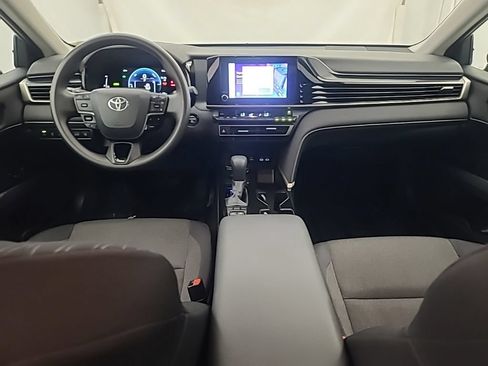 Used 2025 Toyota Camry LE FWD image 21